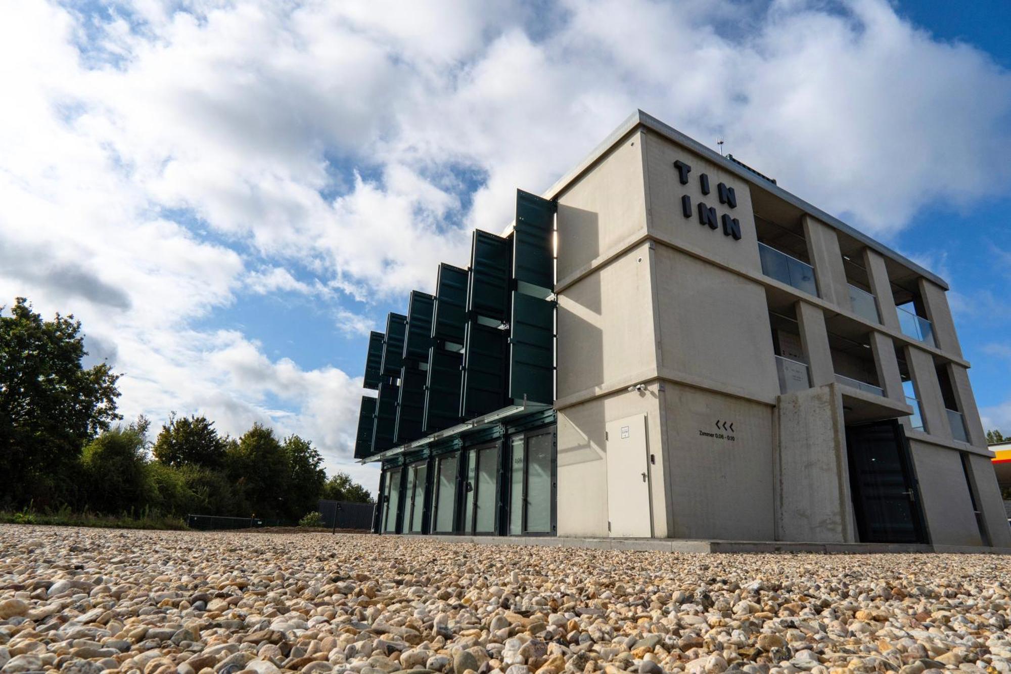 Tin Inn - Heinsberg - Das Hotel Aus Hochwertig Ausgebauten Ueberseecontainern Bagian luar foto