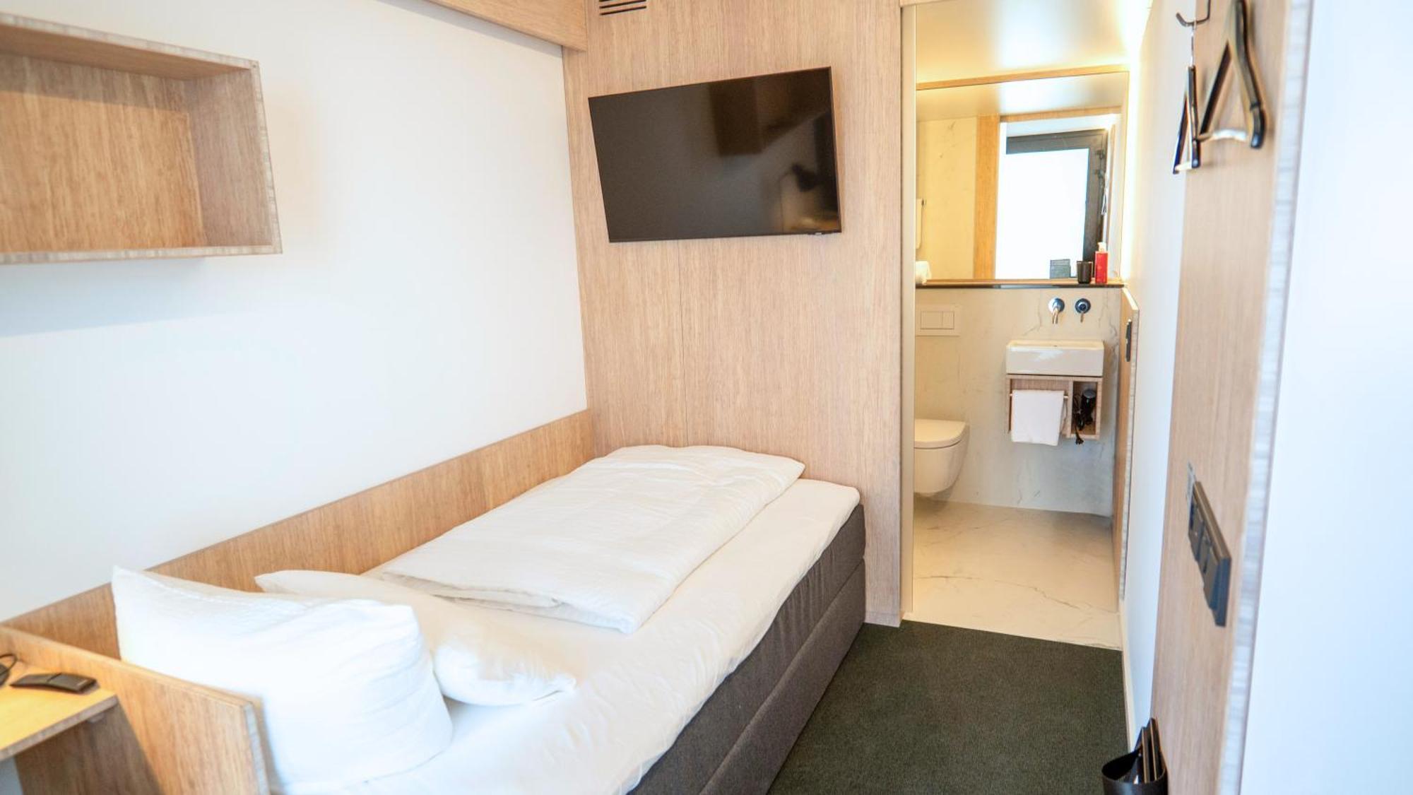 Tin Inn - Heinsberg - Das Hotel Aus Hochwertig Ausgebauten Ueberseecontainern Bagian luar foto