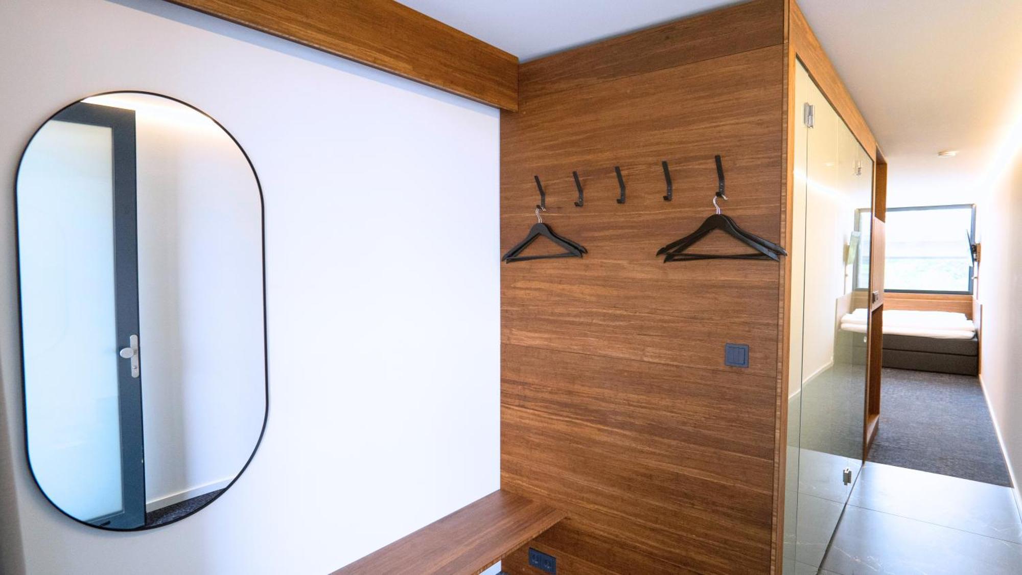 Tin Inn - Heinsberg - Das Hotel Aus Hochwertig Ausgebauten Ueberseecontainern Bagian luar foto